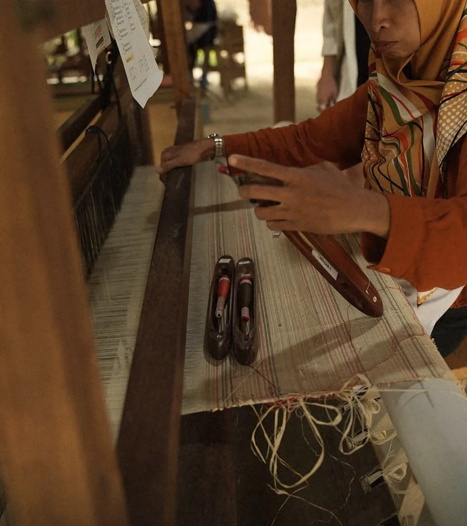 Weaving on a hand loom